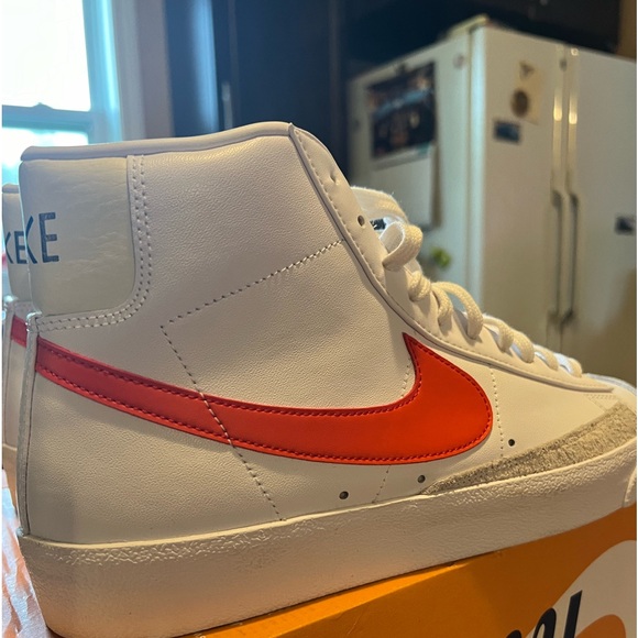 **Sold** BRAND NEW | Nike Blazer Mid ‘77 - Picture 4 of 4